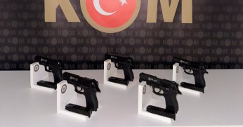 Kargo ile kaçak silah sevkiyatına polis engeli