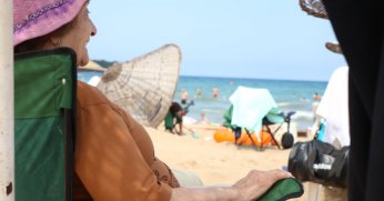 Büyükşehir, huzurevi sakinlerini denizle buluşturdu