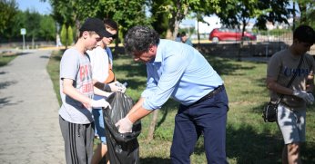 KOCAMAN’DAN GENÇLERLE MINTIKA TEMİZLİĞİ