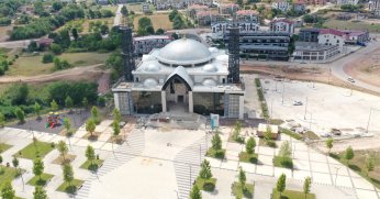 Kartepe Kent Meydanı Camii’nde hummalı çalışma  