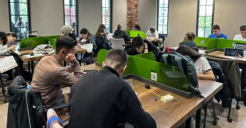 Kitaphane Yaz Tatilinde de Kitapseverlerin Cazibe Merkezi       