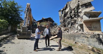 GÖLCÜK RİSKLİ YAPILARDAN BİR BİR ARINIYOR