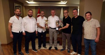 Başkan Büyükakın'dan işitme engellilere tam destek