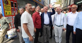 “Gayretle çalışıyor, her köşede hizmet üretiyoruz”