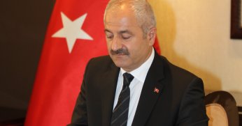 Üniversiteyi kazanan gençlere 5 bin TL'lik destek