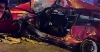 Otomobil belediye otobüsüne çarptı: 1 ölü, 3 yaralı