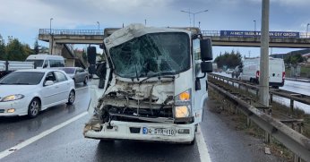 Kamyon kamyona arkadan çarptı: 1 yaralı