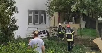 Çakmakla oynayan çocuk evi yaktı