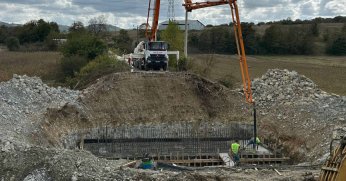 Tatarahmet köprüsünde temel betonu döküldü   