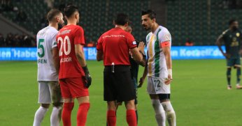 Kocaelispor - Şanlıurfaspor maçının devre arasında maça çıkmama krizi yaşandı