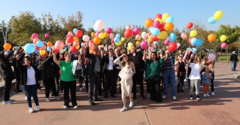 Balonlar Masal Bebek İçin Uçuruldu