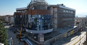 Derince’nin yeni belediye binası şekilleniyor