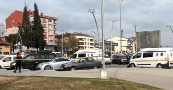 Park halindeki minibüste ölü bulundu