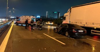 Otobanda 4 araçlı zincirleme kaza: 10 yaralı