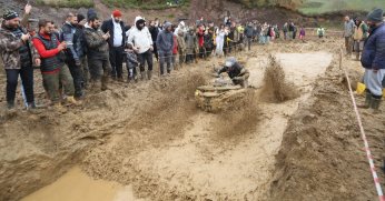 GÖLCÜK’TE ATV YARIŞLARI NEFESLERİ KESTİ