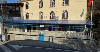 İzmit Belediyesinden Bulduk Piroğlu Camii’ne sundurma