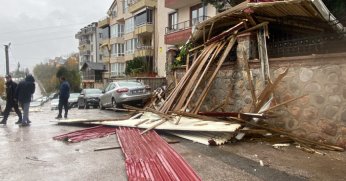 6 otomobil hasar gördü