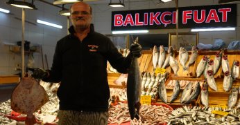 Kış ayında çinekop ve hamsi tezgahları süslüyor