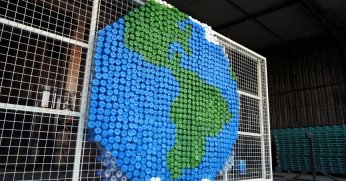 TÜYAP'da bir dünya pet şişe sergilendi