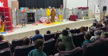 KARTEPE’DE YÜREKLERE DOKUNAN TİYATRO