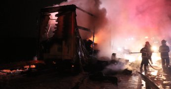 İtfaiye uzun uğraşlarla söndürdü