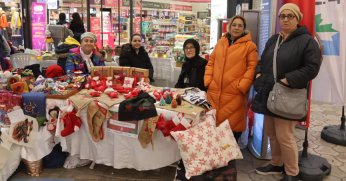 İzmit Belediyesi Yılbaşı İyilik Pazarının ilk standı açıldı
