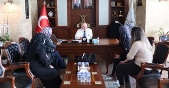 Vatandaşları makamına davet etti 