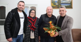 Başkan Ölmez’den hastalara moral ziyareti