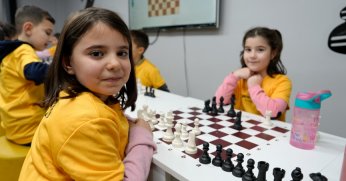 Âlâ Mekan’da Çocuklar ve Gençler Eğlenerek Öğreniyor  