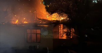 Kocaeli’de 5 kişinin yaşadığı ev küle döndü