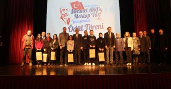 Mehmet Akif Ersoy'u andı!