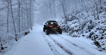 Yüksek kesimlerde kar keyfi ATV'lerle yaşandı