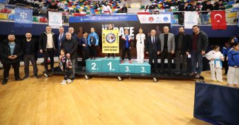 Kocaeli’de karate resitali yaşandı