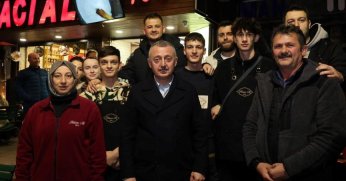 Başkan Büyükakın, yeni yıla vatandaşlarla birlikte girdi