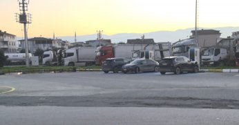 Boynundan bıçaklandı