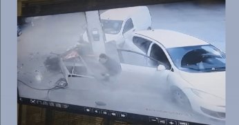 Akaryakıt istasyonunda korkutan kaza kamerada