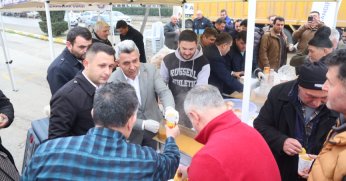 Kandıra Belediyesi’nden pazarcı esnafına çorba ikramı