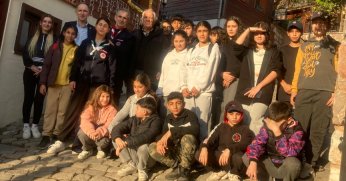 Oyuncak müzesini ziyaret etti