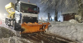 Büyükşehir’de kar mesaisi sürüyor