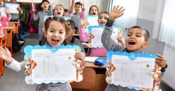 Milyonlarca öğrenci karne alıyor, yarıyıl tatili başlıyor!