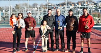 Başiskele Millet Bahçesi’nde Tenis Heyecanı