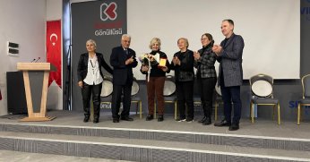 Esin Şenol’un imza gününe büyük ilgi