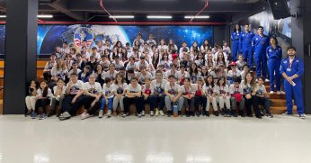 geleceğin astronotlarıyla buluştu