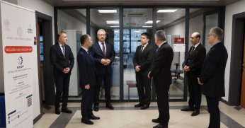 Vali Aktaş, İl Milli Eğitim Müdürlüğü Ek Hizmet Binasında İncelemelerde Bulundu