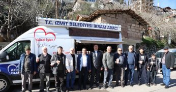 İzmit Belediyesi, bu hafta Cuma Namazı çıkışı Köprübaşı Camii cemaati ile buluştu