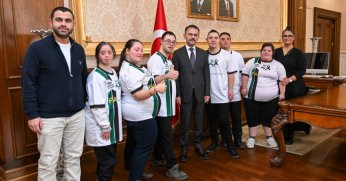 Vali İlhami Aktaş, Gölcük Down Sendromlular Derneğini Konuk Etti