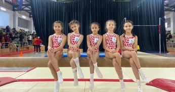 İzmit Belediyespor Kulübüne teşekkür plaketi