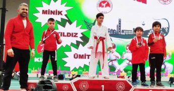 Körfezli karatecilere 9 madalya!