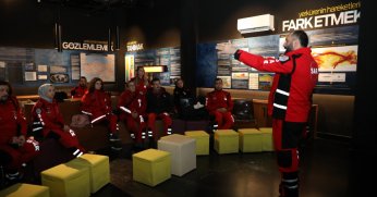 SAR, üyelerine 17 Ağustos Deprem  Anma ve Farkındalık Müzesini tanıttı.