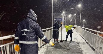 Büyükşehir’den karla mücadeleye tam gaz devam